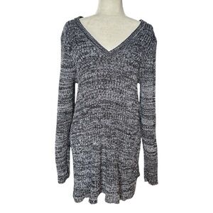 Ashley Stewart Black and White Marked V-Neck Sweater 14/16